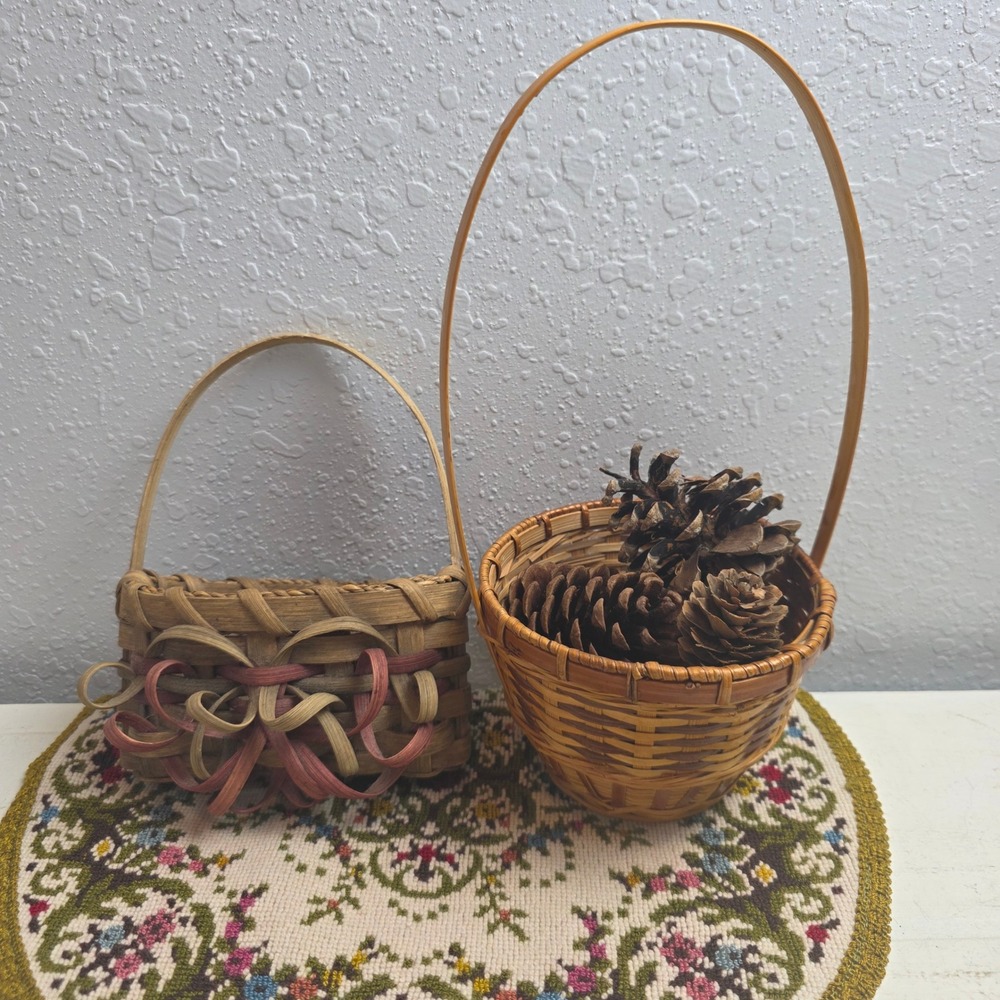 Vintage Woven Reed Basket Set Rustic Bow Wall Pocket & Round Gathering Basket